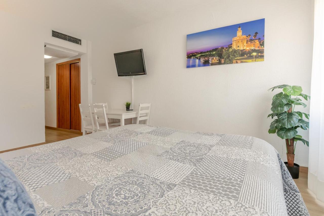 Apartament Hispalis Triana Sevilla Bagian luar foto