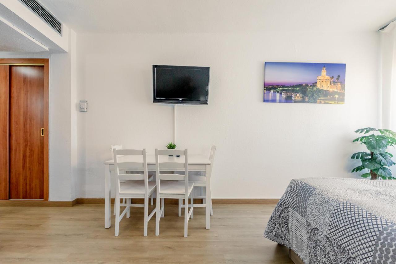 Apartament Hispalis Triana Sevilla Bagian luar foto